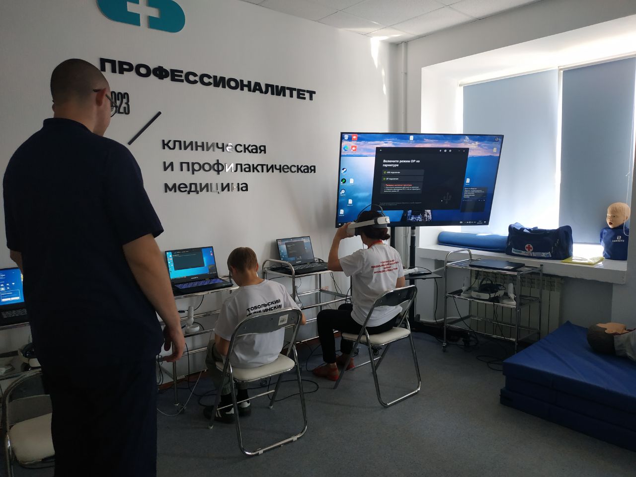 VR-тренажеры ИИР СамГМУ продемонстрированы на отраслевом полигоне в Тобольске
