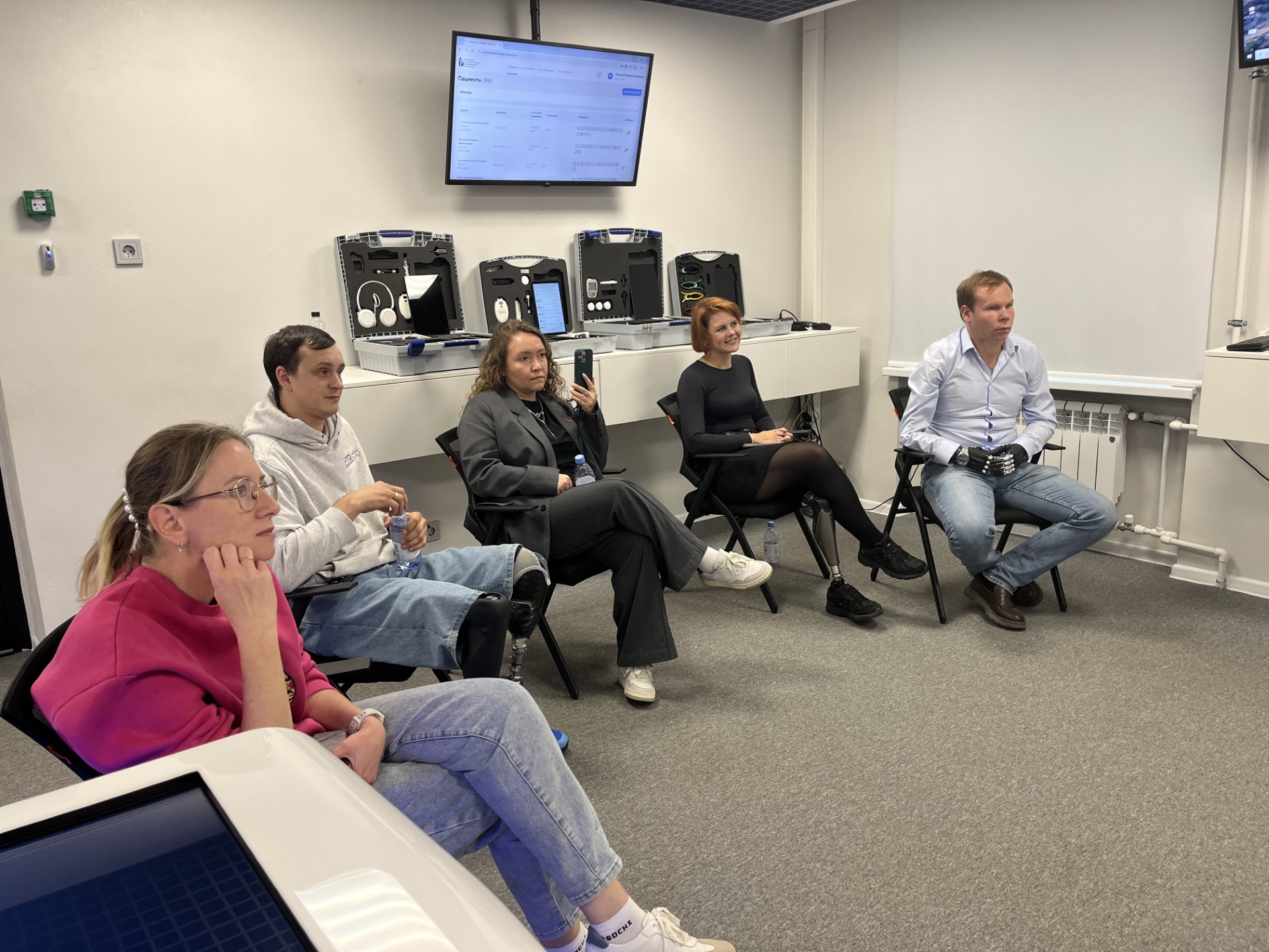 Представители протезно-ортопедической компании оценили реабилитационное оборудование ИИР СамГМУ Представители протезно-ортопедической компании оценили реабилитационное оборудование ИИР СамГМУ