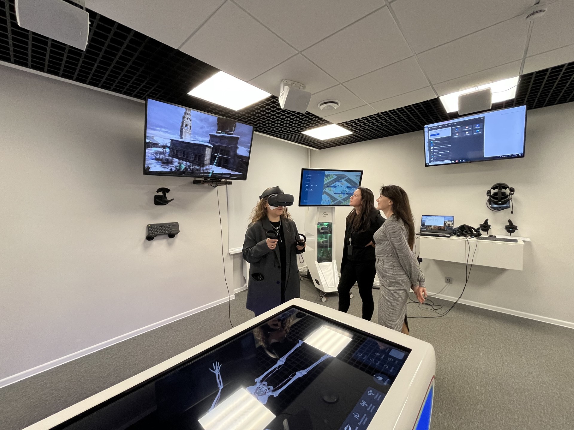 Представители протезно-ортопедической компании оценили реабилитационное оборудование ИИР СамГМУ Представители протезно-ортопедической компании оценили реабилитационное оборудование ИИР СамГМУ