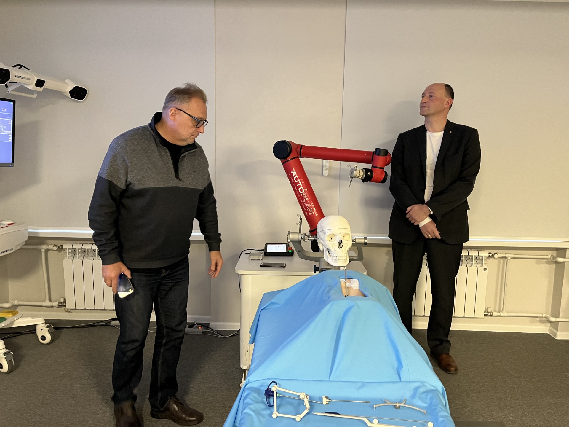 Представители Национального медицинского исследовательского центра имени В. А. Алмазова посетили ИИР СамГМУ Представители Национального медицинского исследовательского центра имени В. А. Алмазова посетили ИИР СамГМУ