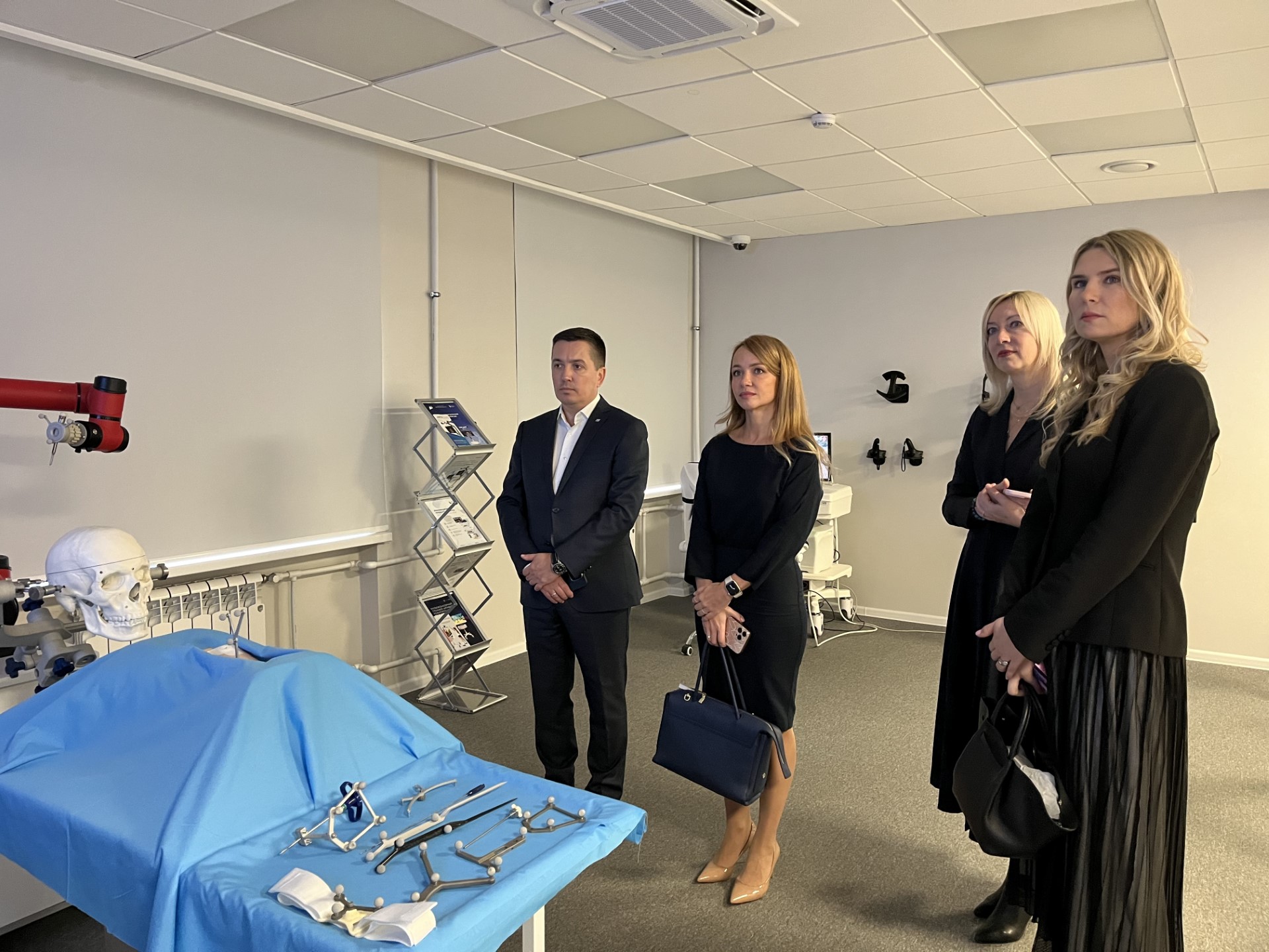 С оборудованием ИИР СамГМУ ознакомились представители «ВТБ Медицина»