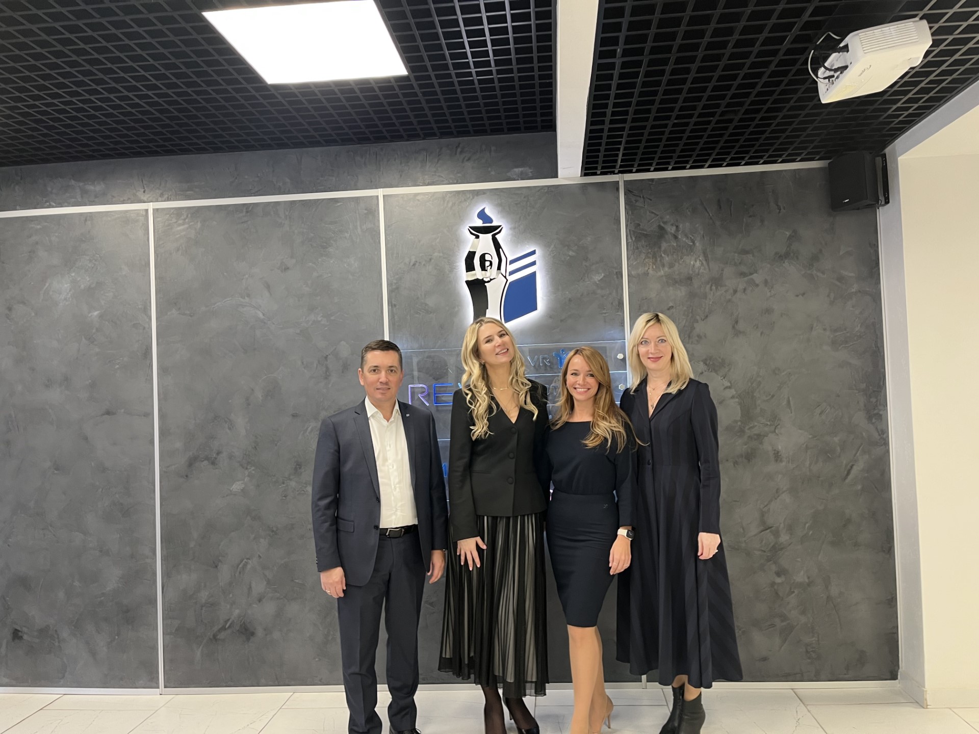 С оборудованием ИИР СамГМУ ознакомились представители «ВТБ Медицина»