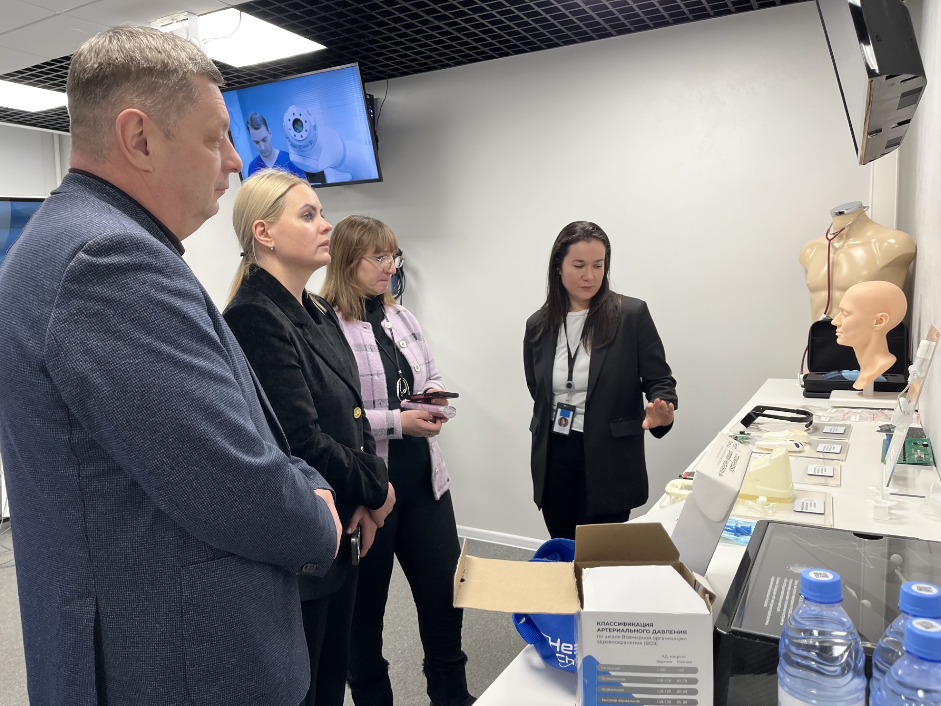 С оборудованием ИИР СамГМУ ознакомились представители Клинического санатория «Волга» в Самаре