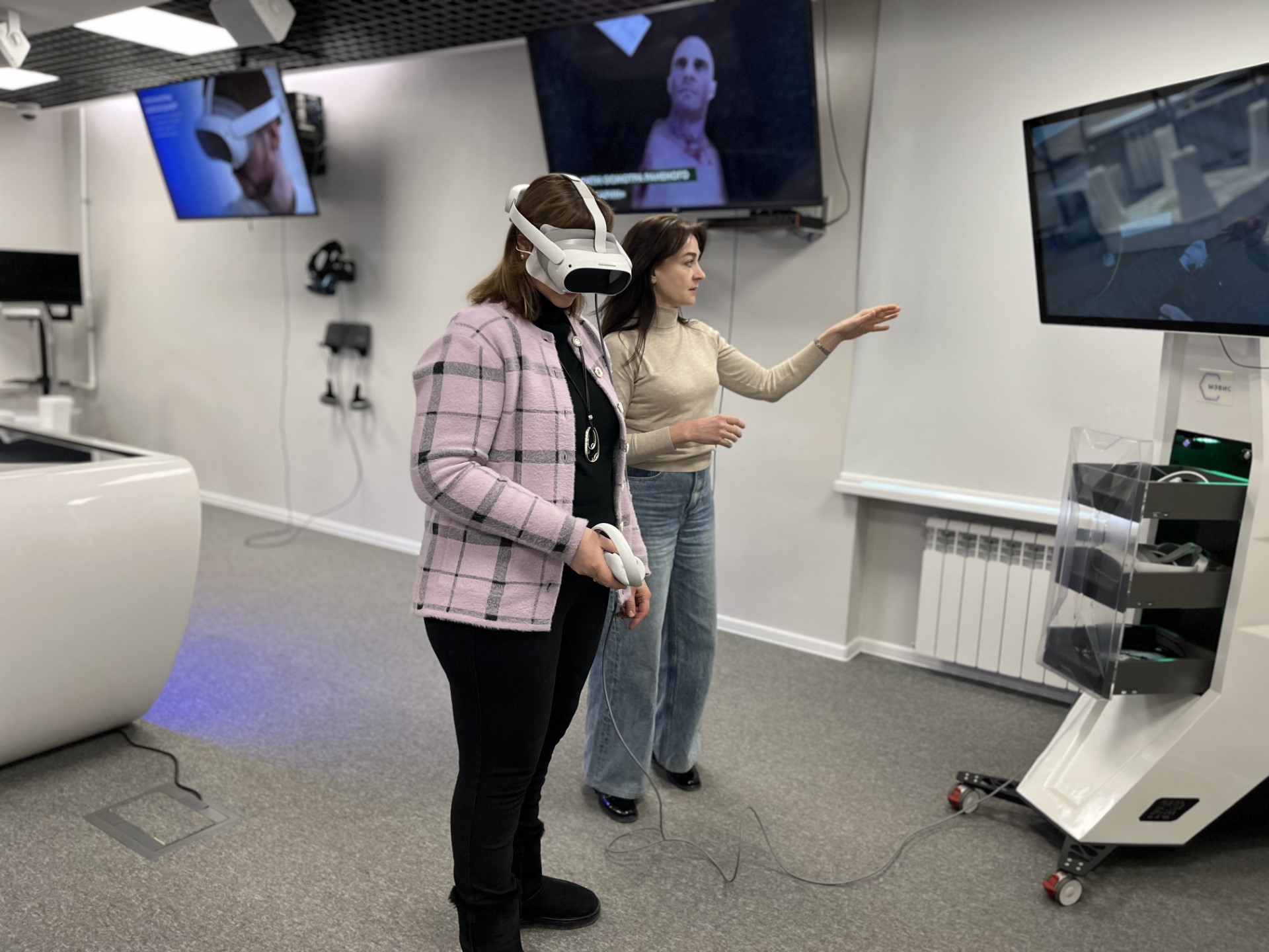 С оборудованием ИИР СамГМУ ознакомились представители Клинического санатория «Волга» в Самаре