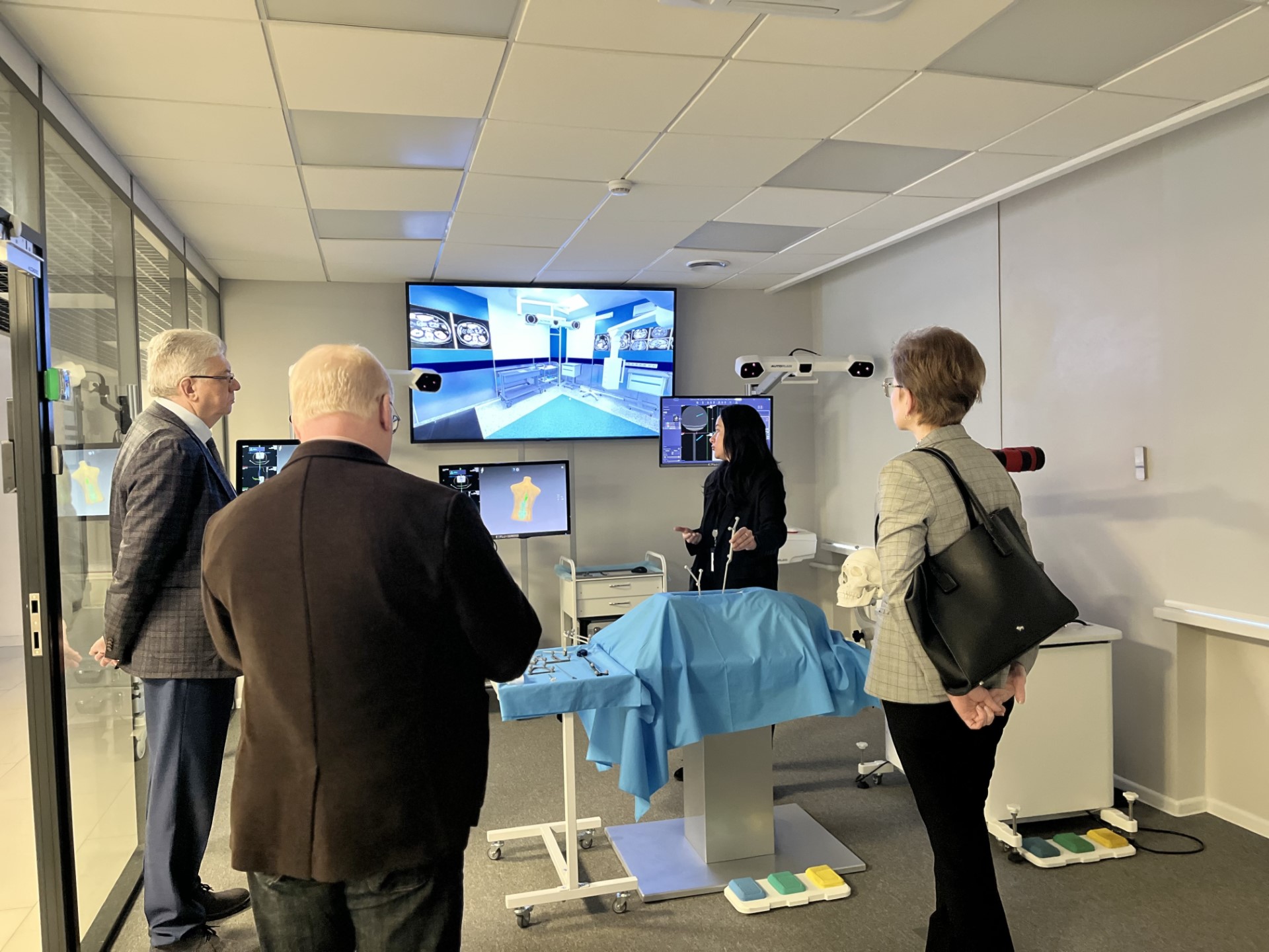 С оборудованием ИИР СамГМУ ознакомились представители Института ревматологии им. В. А. Насоновой С оборудованием ИИР СамГМУ ознакомились представители Института ревматологии им. В. А. Насоновой