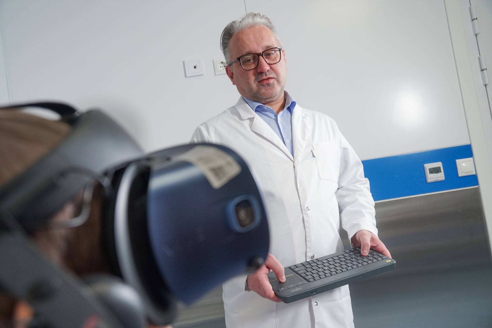 Александр Захаров в интервью медиа «Трамплин» рассказал о тренажере ReviHand («Ревихэнд») ИИР СамГМУ